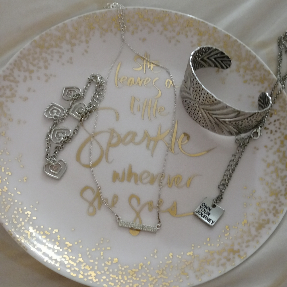 Lot of claries and fab for 5 silver jewlery